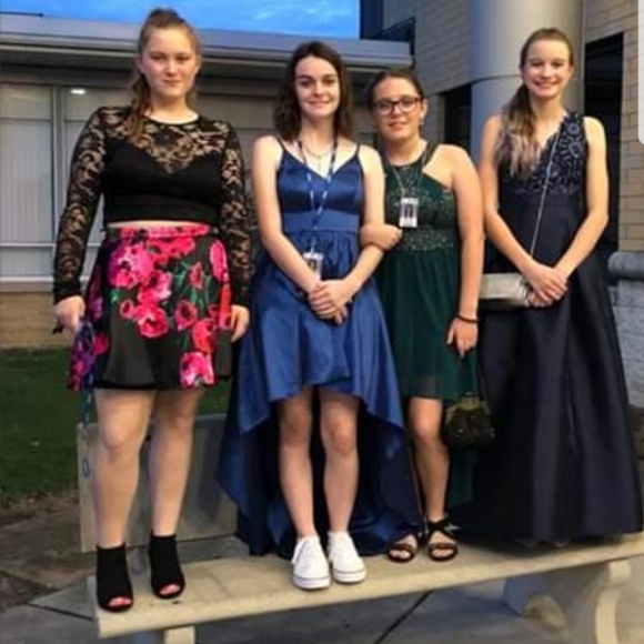 B. Darlin Prom Dress 2 Piece Size 13 - Picture 7 of 7